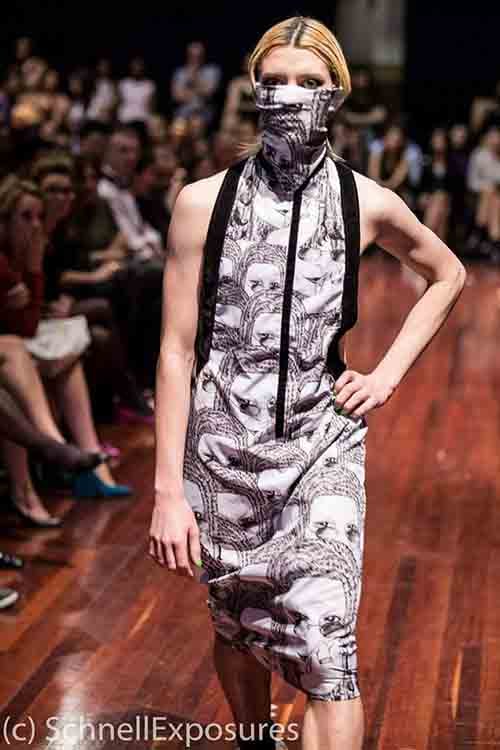 Fionnbhar_Designer_printing_fabric_design_black_white_digitalfabrics_whoopi_dress
