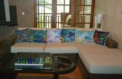 cushion-interior-design-fabricprinting-digitalfabrics-home-homewares-greatbarrierreef-australia